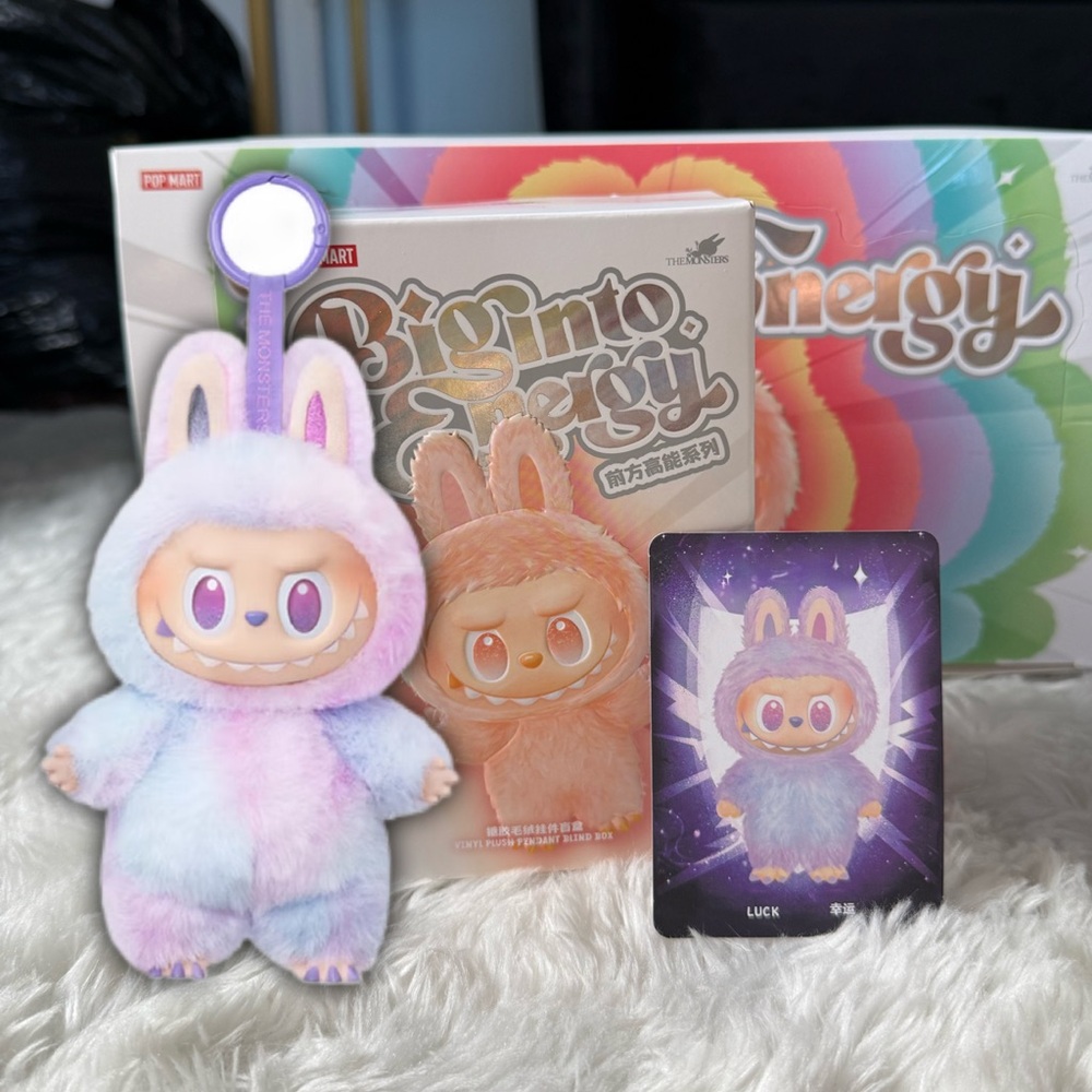 LUCK BIG INTO ENERGY LABUBU POP MART